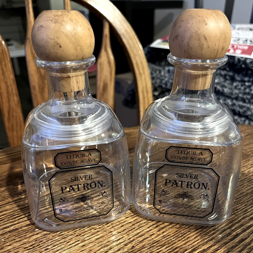 🚫 SOLD 🚫 NWOT Patron Margarita Shakers set of 2
